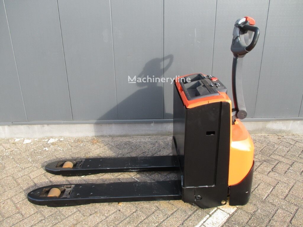 Купить электротележку BT LWE 180 | Machineryline GE Электротележка BT LWE 180 - Machineryline