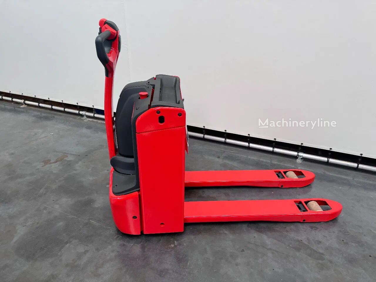 Xe tải pallet điện Linde T 16 1150x560 mm mới - Machineryline