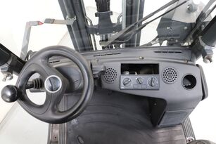 chariot &eacute;l&eacute;vateur &agrave; gaz Linde H30T-02