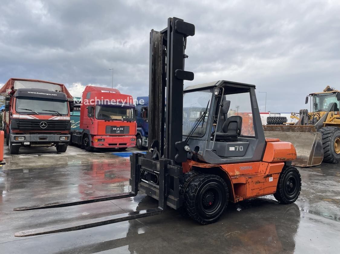 Toyota 5FD70 carretilla elevadora gran tonelaje - Machineryline