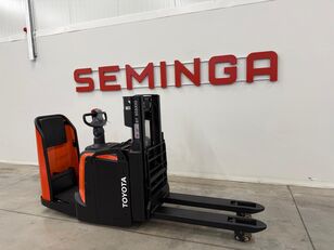 chariot pr&eacute;parateur de commandes Toyota 11092 - SPE200D