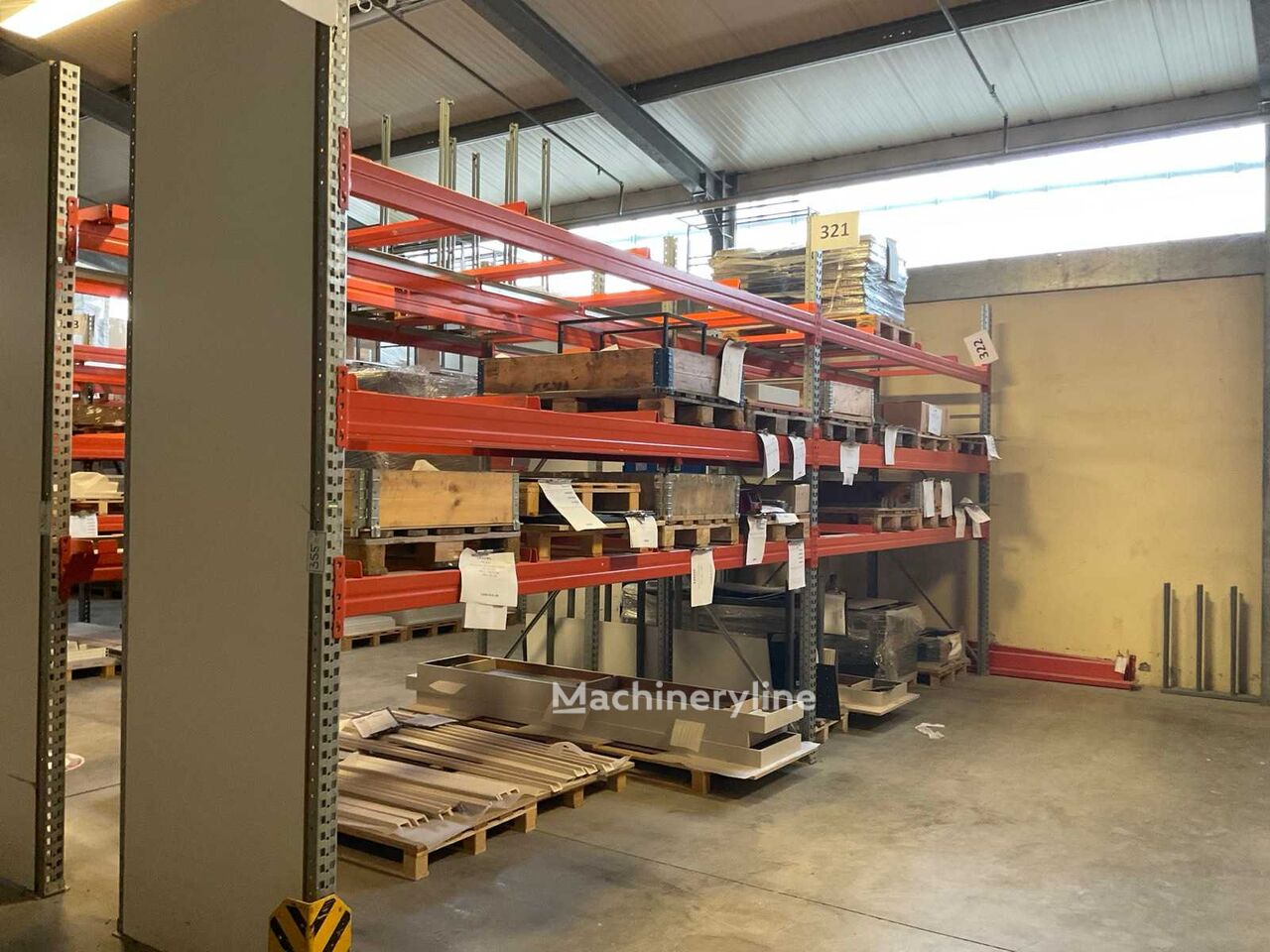 Schwerlastregal, mit Inhalt pallet rack - Machineryline