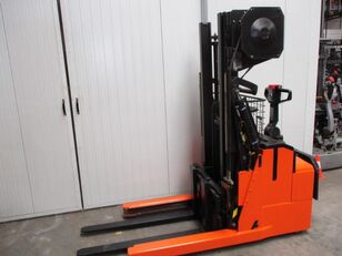 BT RWE120 pallet stacker