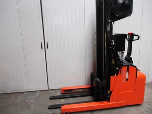 BT RWE120 pallet stacker
