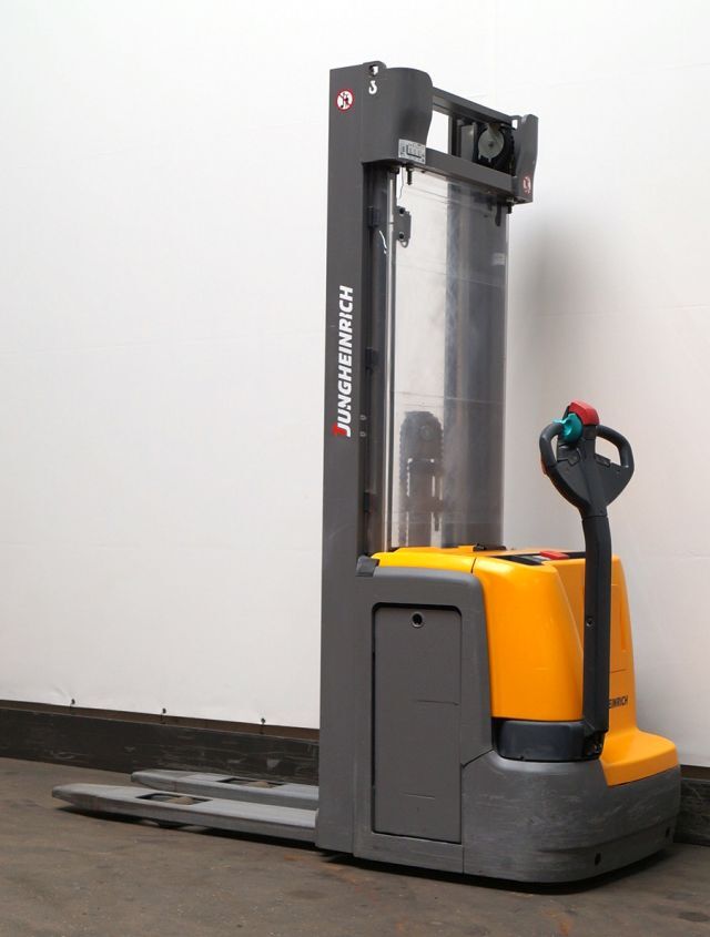 Jungheinrich EJC216 pallet stacker - Machineryline