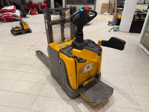 مرفاع شوكي Jungheinrich ERD 220 elektrisk palletruck m/st&aring;plattform og lader