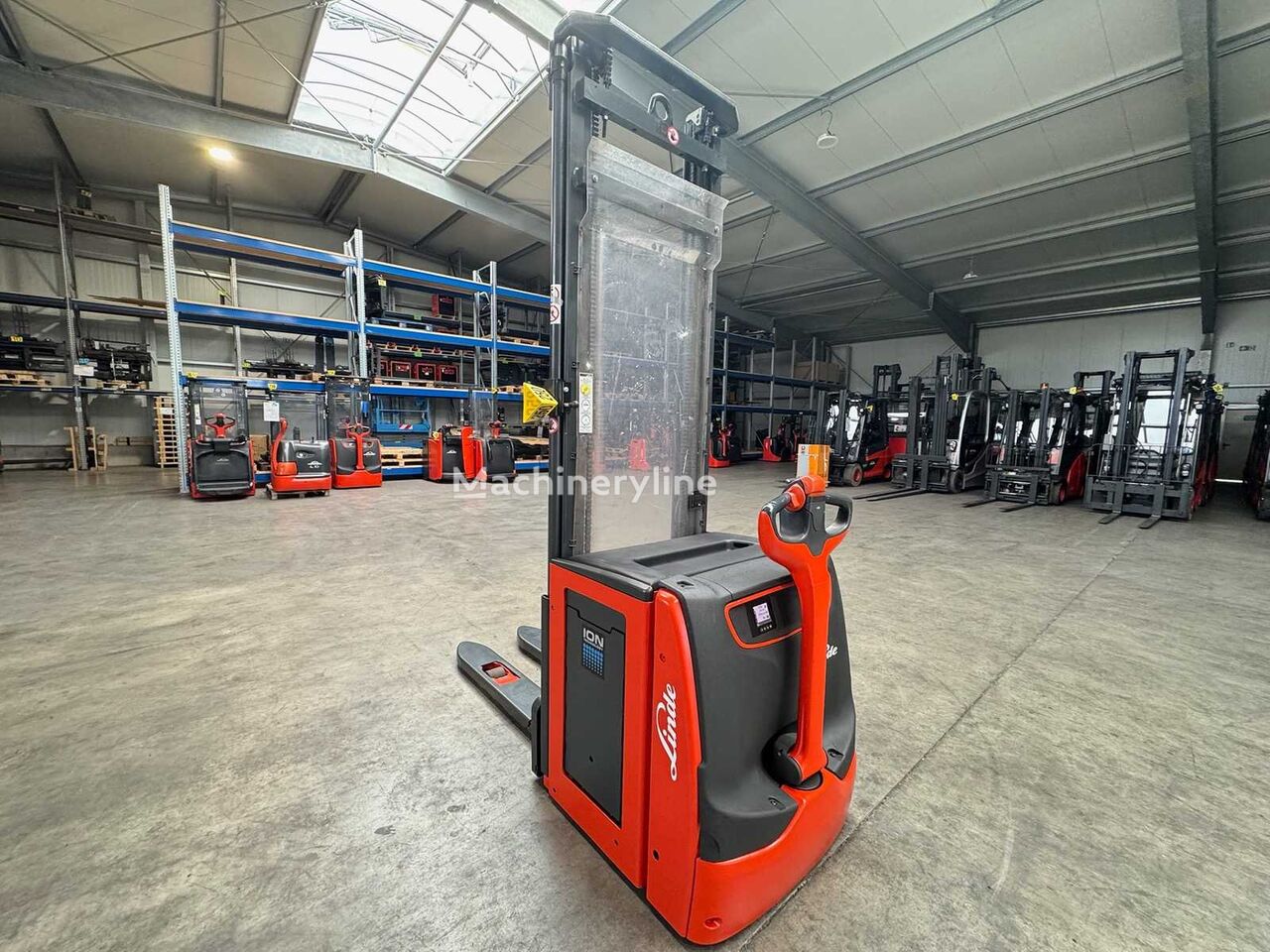 Linde L14 pallet stacker - Machineryline