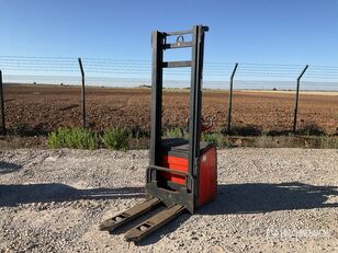 Linde L14 pallet stacker