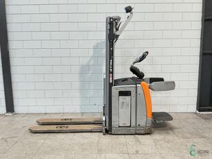 Still EXV-SF14 pallet stacker