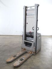 Still EXV20 pallet stacker