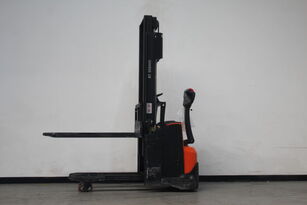 transpaleta electrica cu catarg Toyota SWE120L