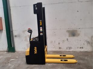 Yale MS12 pallet stacker