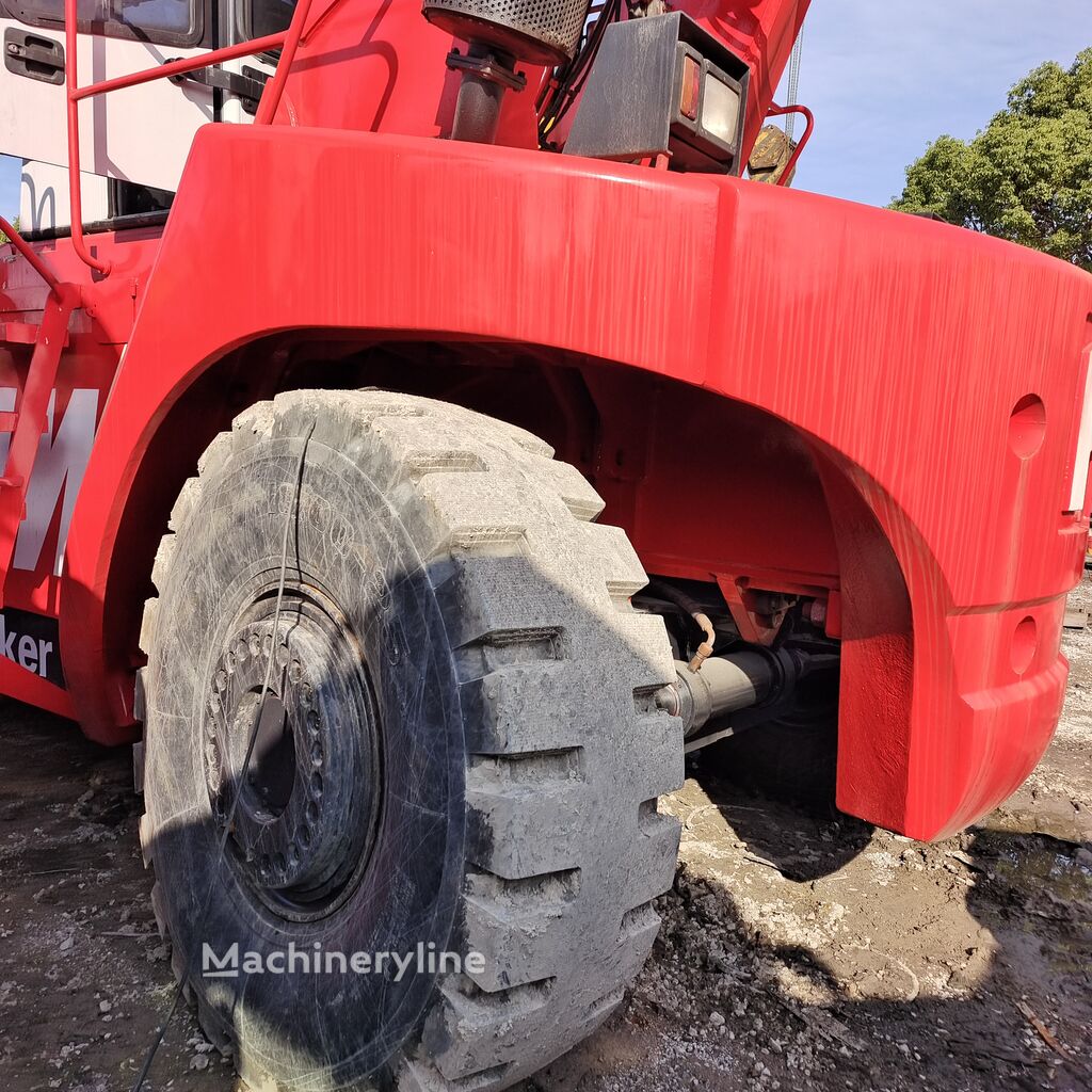 Reach stacker Fantuzzi CS45 - Machineryline