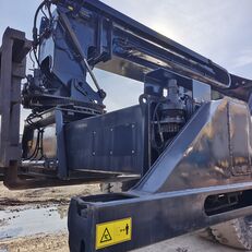 Kalmar DRT450 reach stacker