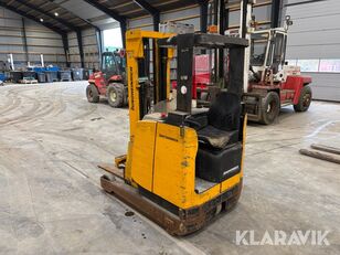 carrello elevatore retrattile Jungheinrich