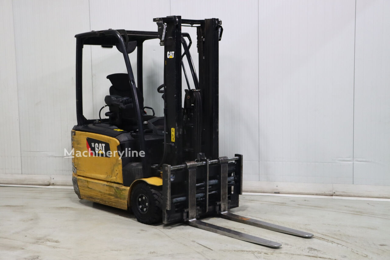 ذات ثلاث عجلات رافعة شوكي Caterpillar EP16ANT - Machineryline