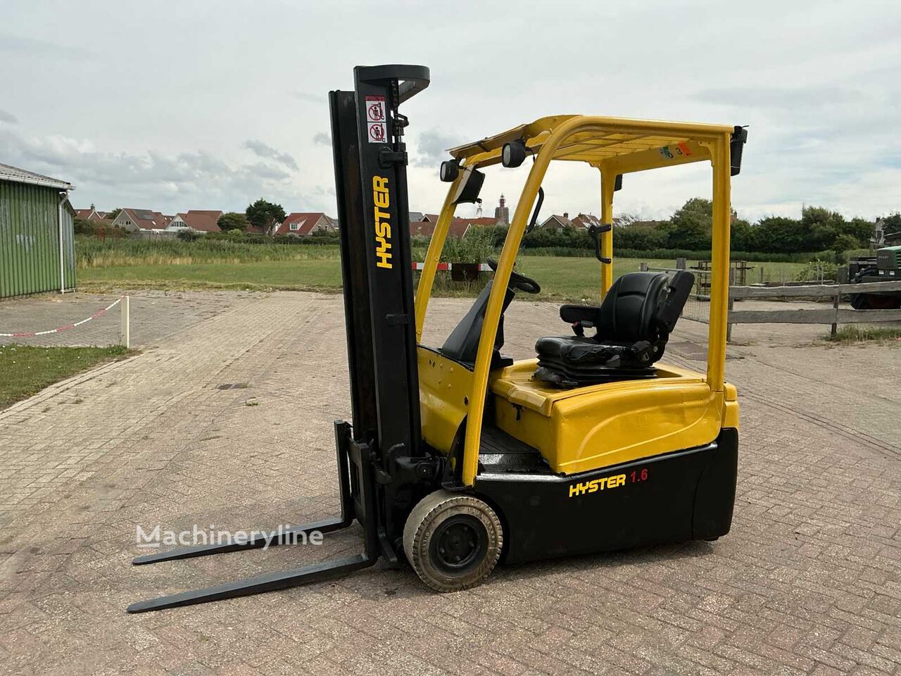 Hyster J16XNTMWB three-wheel forklift - Machineryline