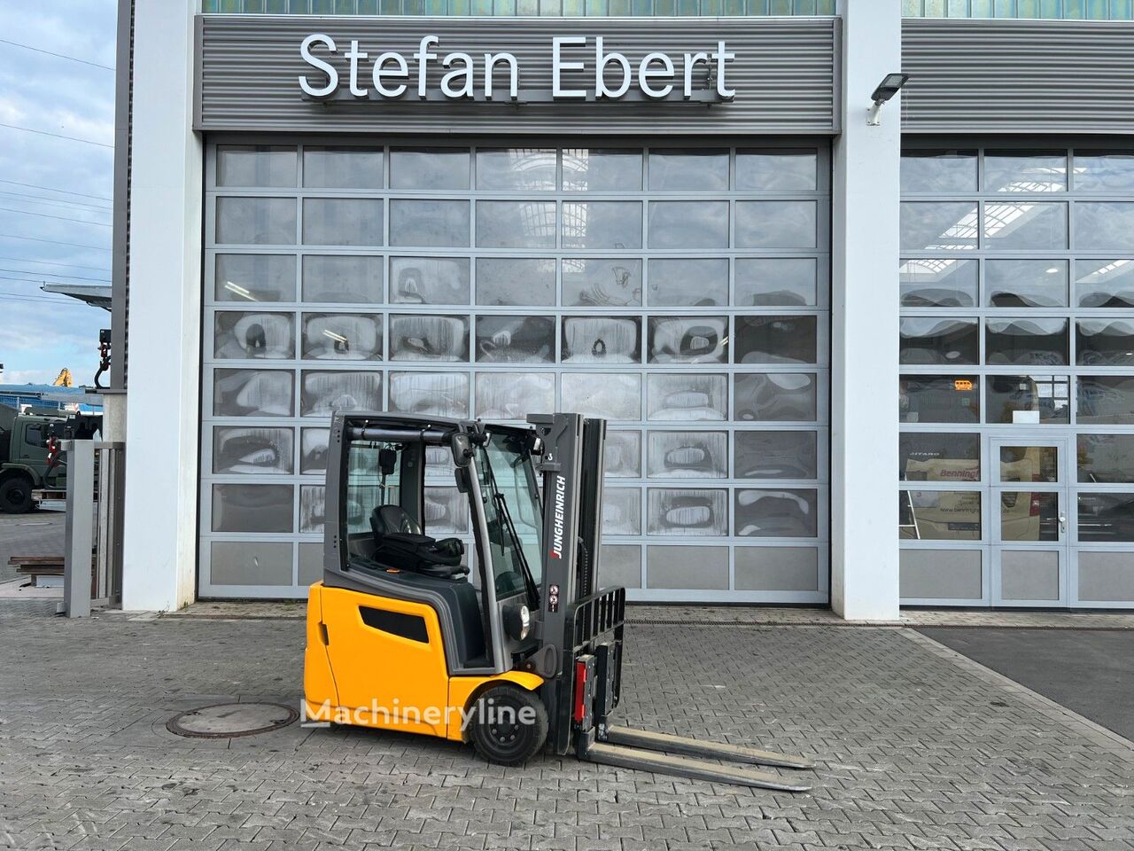 Pārdošana Jungheinrich EFG 215 / Triplex: 4.25m! / SS / 1.573h / 2024 autoiekrāvēja 3 riteņu | Machineryline LV Jungheinrich EFG 215 / Triplex: 4.25m! / SS / 1.573h / 2024 autoiekrāvējs 3 riteņu - Machineryline