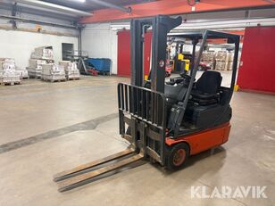 chariot élévateur à trois roues Linde E 14-02