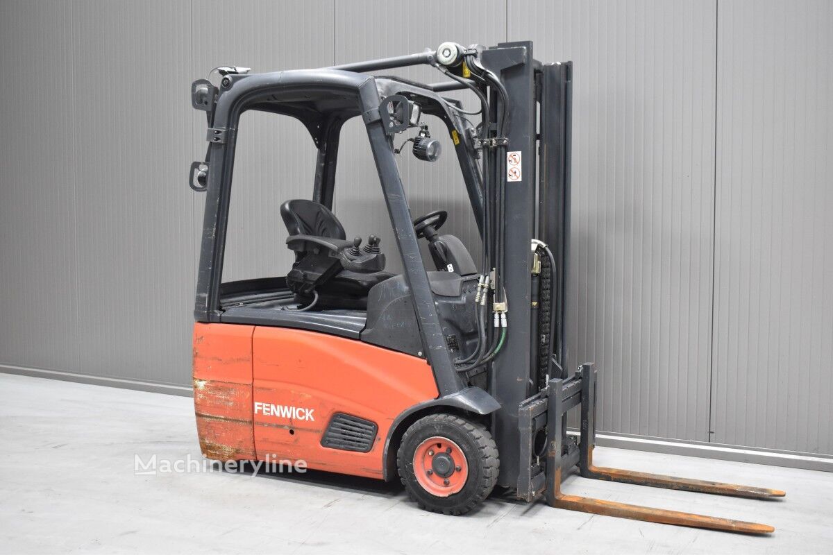 Chariot élévateur à trois roues Linde E 15 - 01 à vendre | Machineryline SN Chariot élévateur à trois roues Linde E 15 - 01 - Machineryline