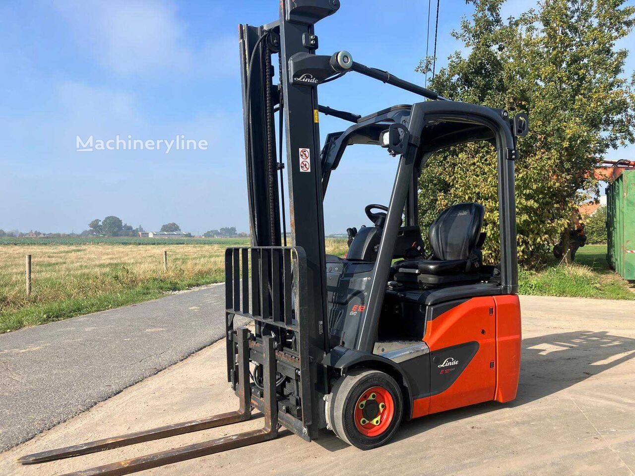 Linde E12 Dreiradstapler - Machineryline