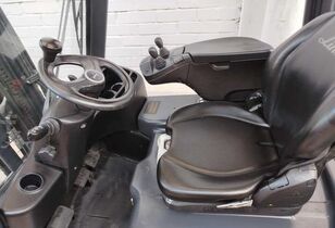 Chariot élévateur à trois roues Linde E14 à vendre - Image 7 | Machineryline LU Chariot élévateur à trois roues Linde E14 | Image 7 - Machineryline