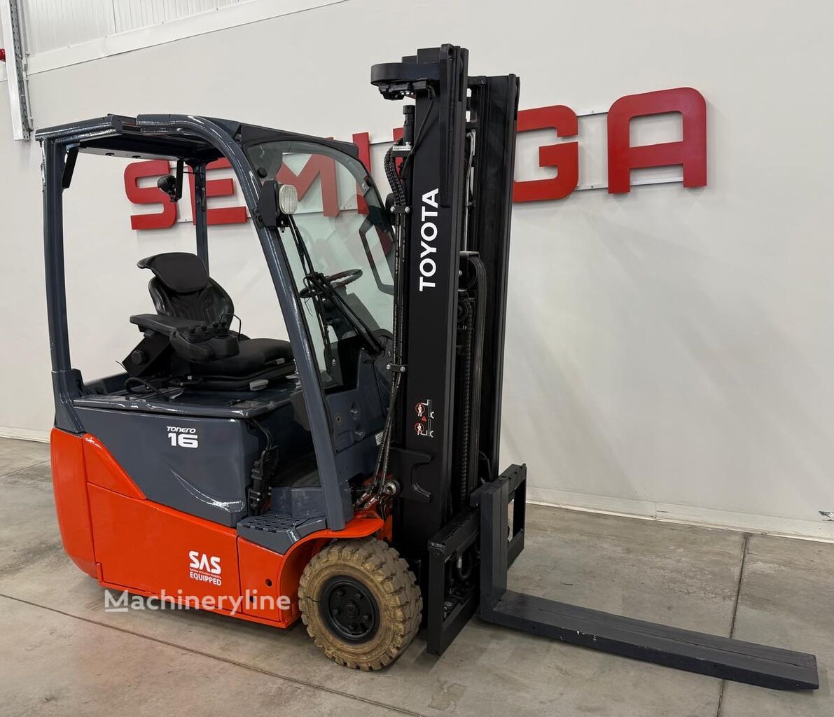 Toyota 11046 - 8FBE16T three-wheel forklift - Machineryline