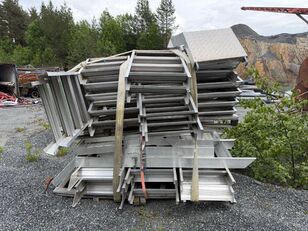 scară mobila cu platforma Parti med aluminiumstrapper og trappeelementer