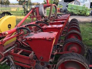 Becker Aeromat mechanical precision seed drill