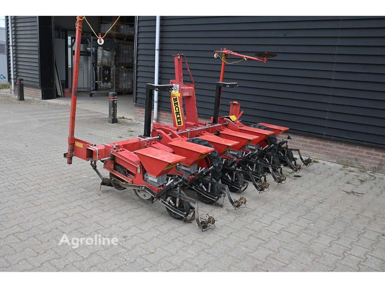 Becker Centra Super mechanical precision seed drill - Agroline