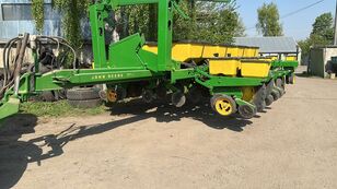 John Deere 7000 mechanical precision seed drill