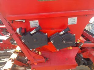 Semoir de précision mécanique Väderstad Rapid RD400C à vendre - Image 11 | Agroline SN Semoir de précision mécanique Väderstad Rapid RD400C | Image 11 - Agroline