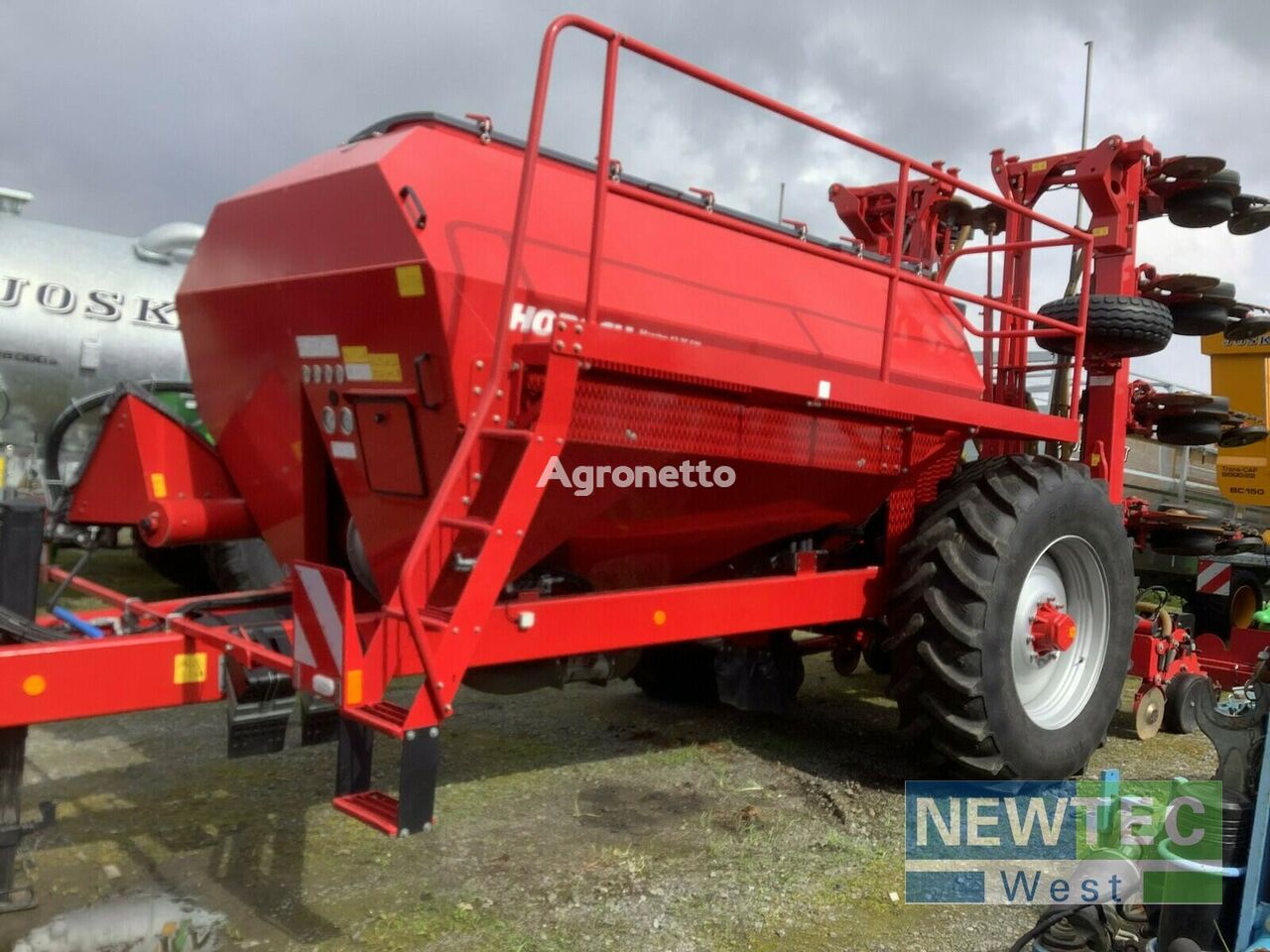 Horsch MAESTRO 12.75 SW mechanical seed drill