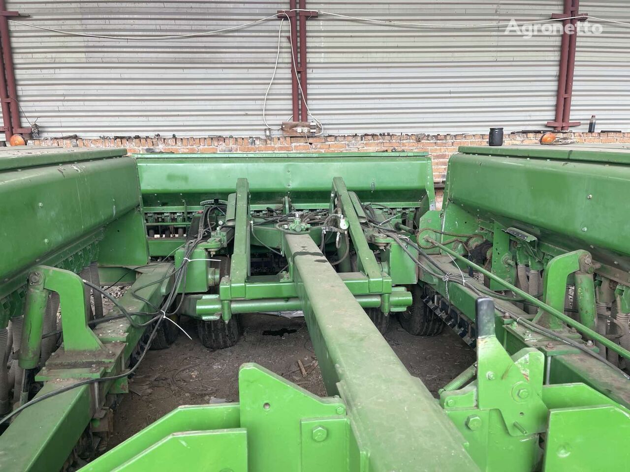 John Deere 455 mechanical seed drill