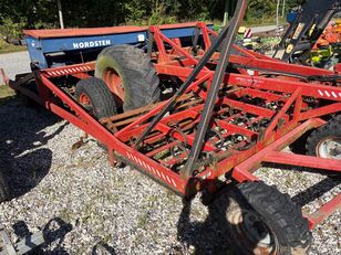 آلة بذارة Nordsten Kombinationss&aring;s&aelig;t H&oslash;ghsberg / Nordsten 4 meter