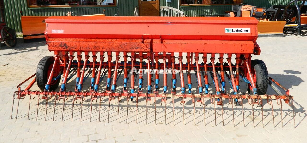 Stegsted 3 mechanical seed drill