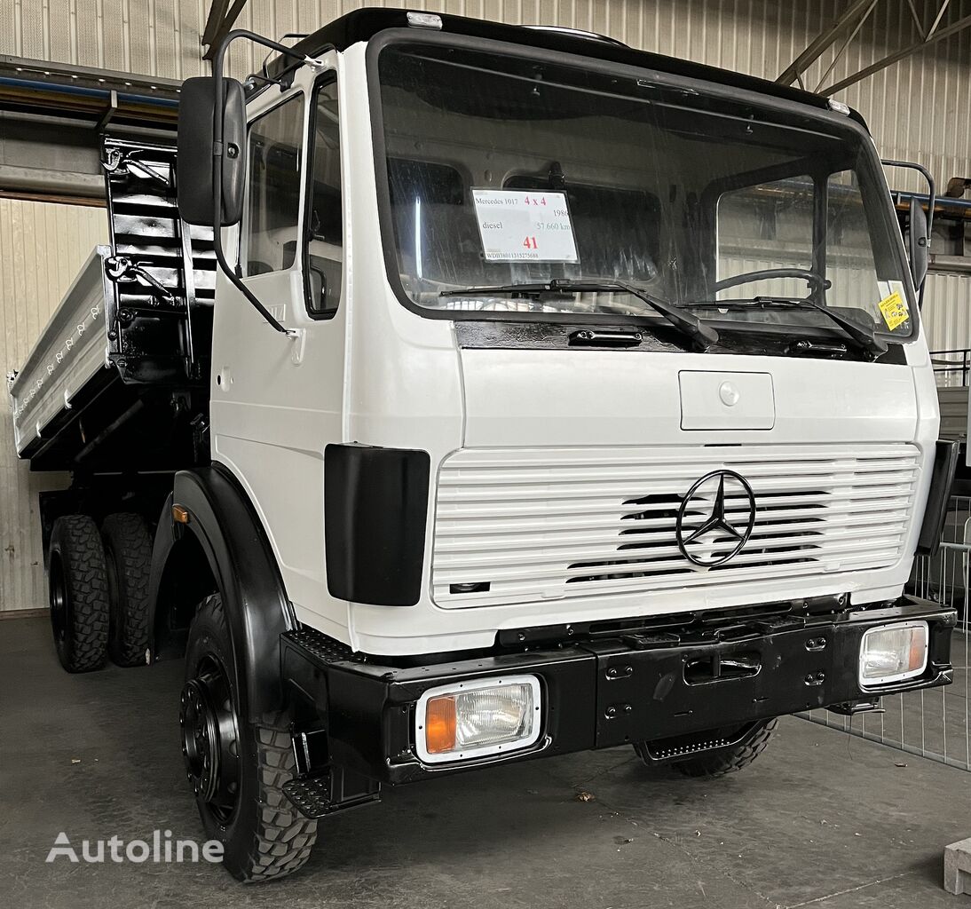 camion militaire Mercedes-Benz 1017