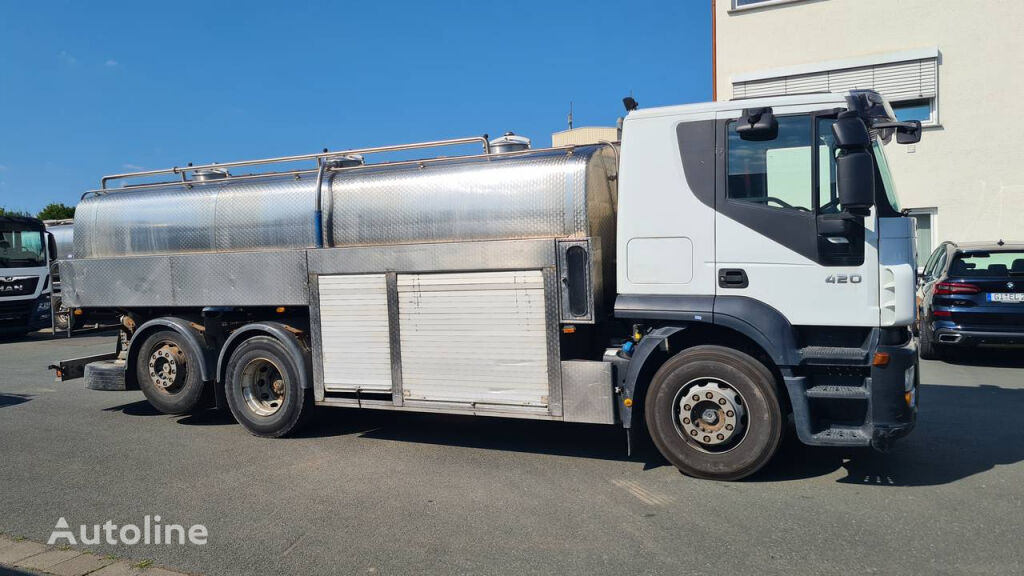 IVECO 3-Achser Iveco - 16000 Liter(Nr. 5209) Milchtankwagen