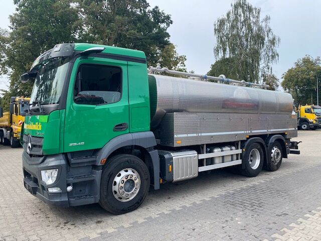 Camião de transporte de leite Mercedes-Benz ACTROS 2546 - Autoline