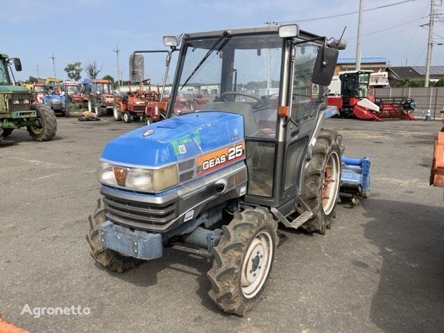 جرارة صغيرة Iseki TRACTOR(ISEKI)