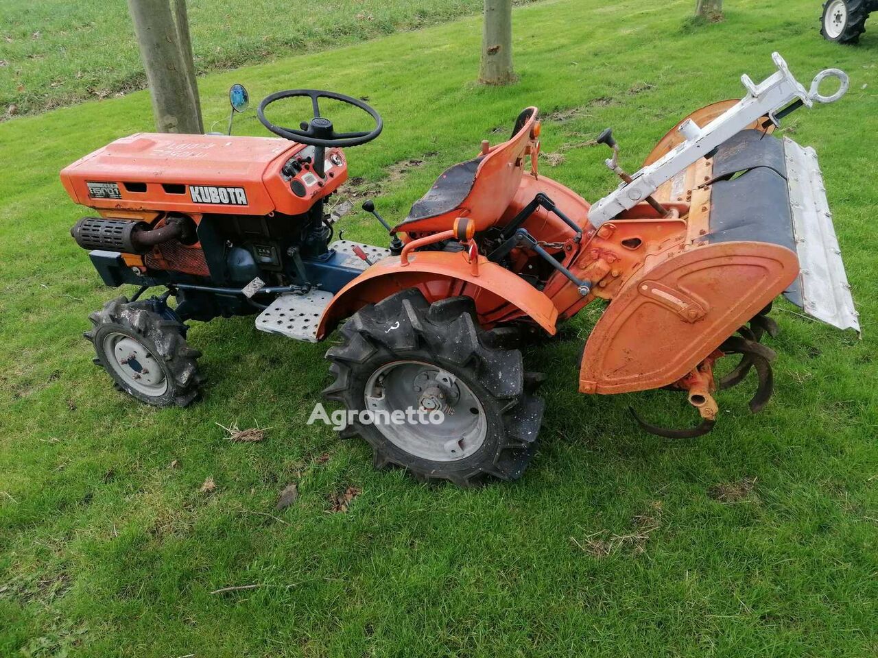 Kubota B5001 minitractor