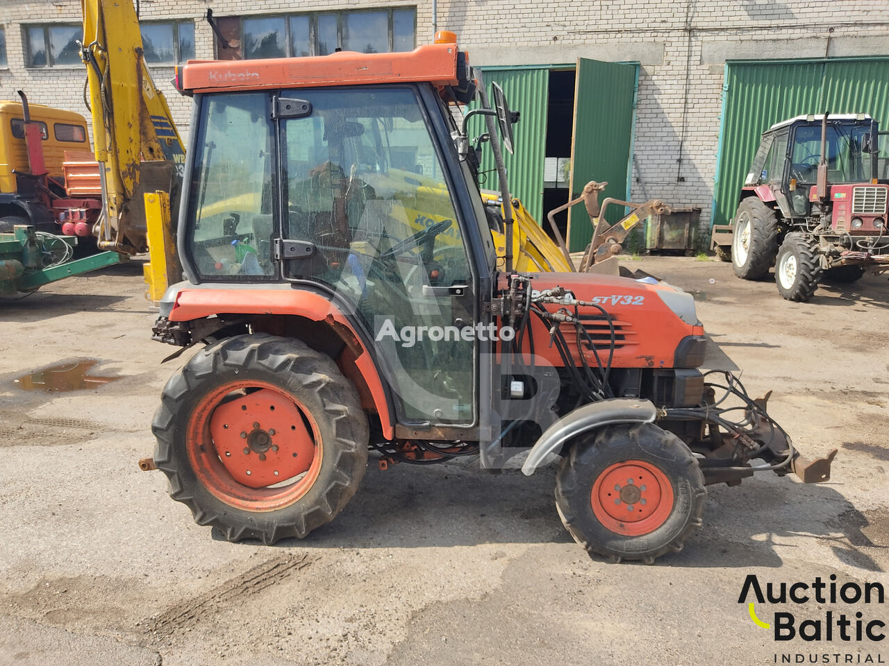 Kubota STV 32 minitractor