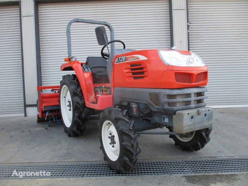 минитрактор Kubota TRACTOR(Kubota)