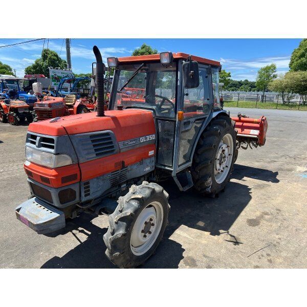 جرارة صغيرة Kubota TRACTOR(Kubota)