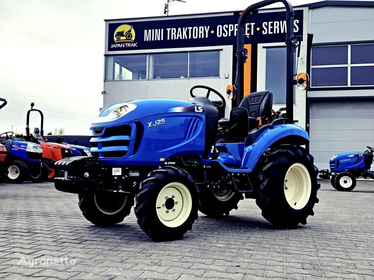 LS XJ 25 minitractor