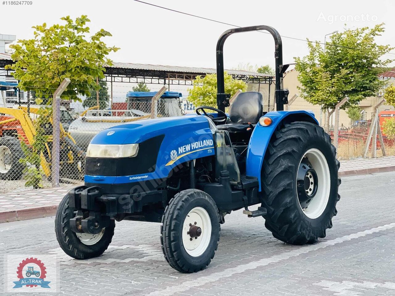 минитрактор New Holland TT 50