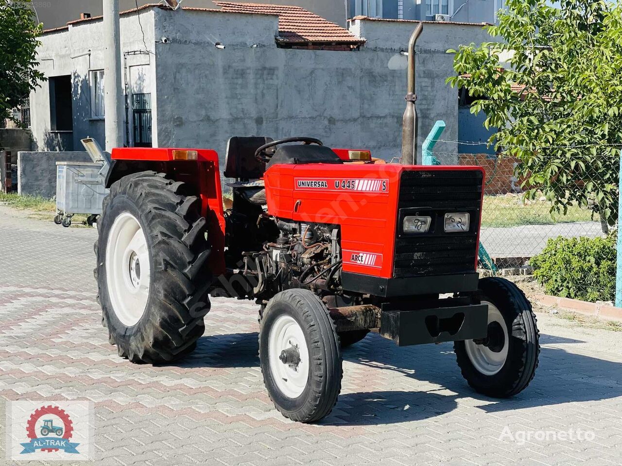 Universal U445 minitractor