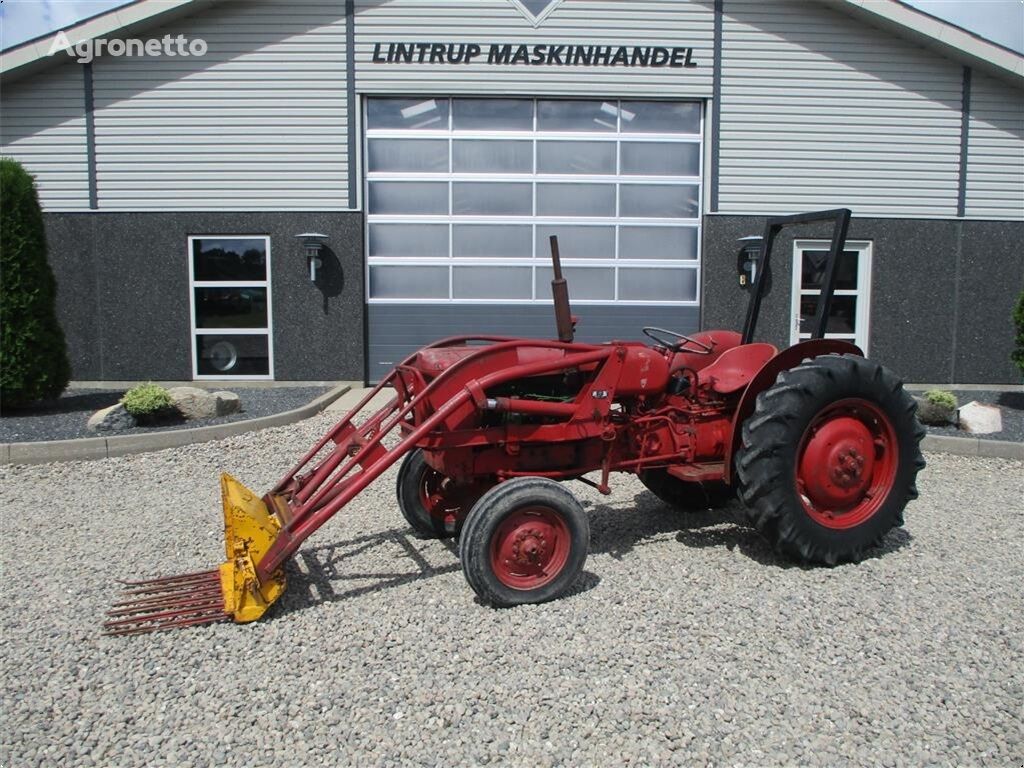 Volvo 320 3cyl diesel traktor med frontlæsser på mini tractor