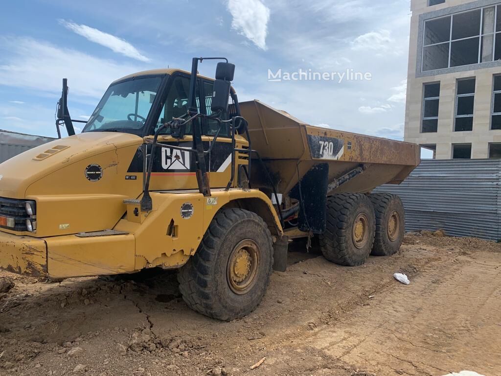 Caterpillar 730 knickgelenkter Dumper