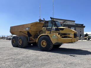 شاحنة مفصلية Caterpillar 740